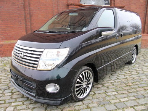 2005 NISSAN ELGRAND 3.5 HIGHWAY STAR * ONLY 27000 MILES * 8 SEATS SOLD