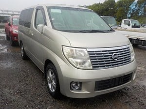 2005 NISSAN ELGRAND 3.5 XL 4X4 TOP OF THE RANGE * TWIN SUNROOF SOLD