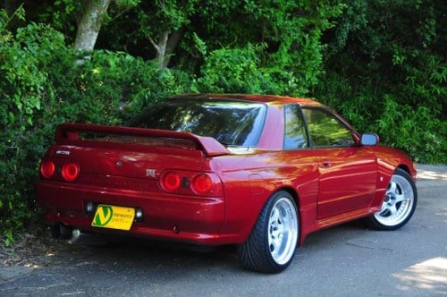 1992 Nissan Skyline - 2