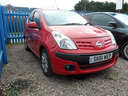 SMALL NISSAN 2011 REG JUST 46,000 MILES NEW MOT VERY SMART For Sale