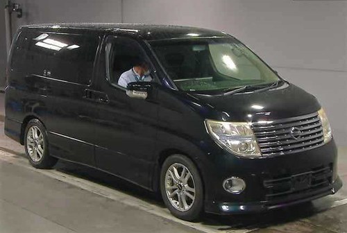 2005 NISSAN ELGRAND 3.5 HIGHWAY STAR 4X4 8 SEATER * LOW MILEAGE * SOLD
