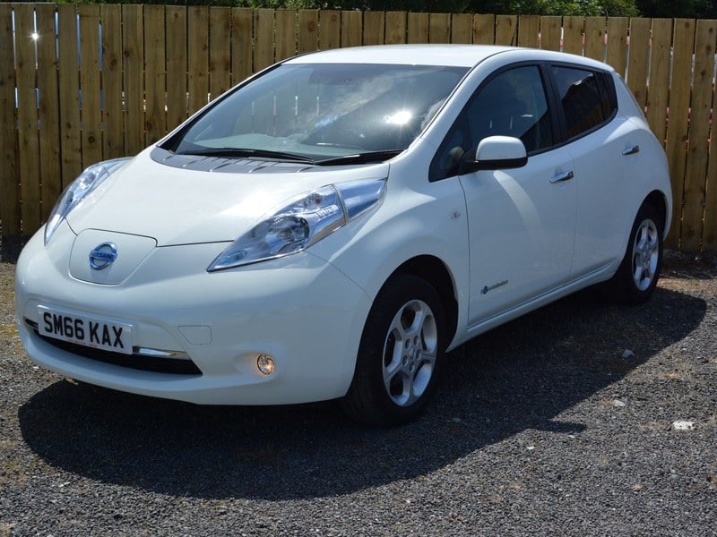 2016 Nissan Leaf 30kwh - Faster 6.6kw Charger