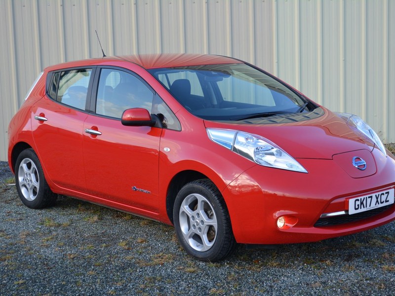 2017 Nissan Leaf Acenta 30kwh - 120 mile range