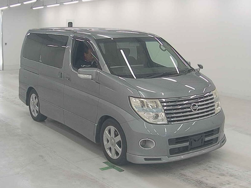 2007 NISSAN ELGRAND 3.5 HIGHWAY STAR 4X4 AUTOMATIC 8 SEATER * In vendita