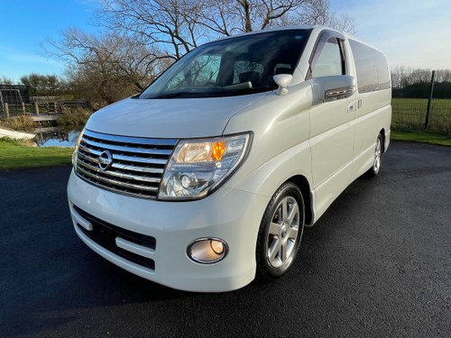 2007 NISSAN ELGRAND 2.5 HIGHWAY STAR 8 SEATER * REVERSE CAMERA * For Sale