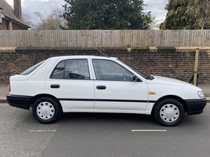 1993 Nissan Sunny 1.6LX 5 Door manual 37,706 miles For Sale