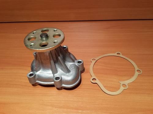 Water Pump for NISSAN Cherry & Sunny (1978-1990) In vendita