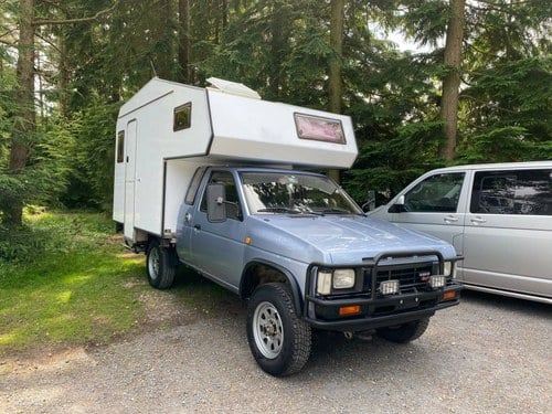 1987 Nissan D21 KingCab 4x4 with Bi-Mobil Demountable VENDIDO