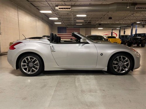 2016 Nissan 370Z Roadster Convertible AT  only 301 miles ! In vendita