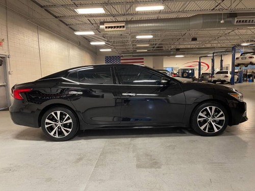 2018 Nissan Maxima 3.5 SV 4 Door Sedan clean Black Auto $24. Kaufen Bei