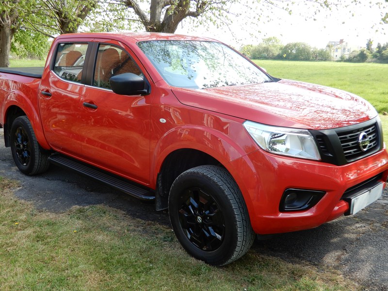NISSAN NAVARA 2.3 NP 300