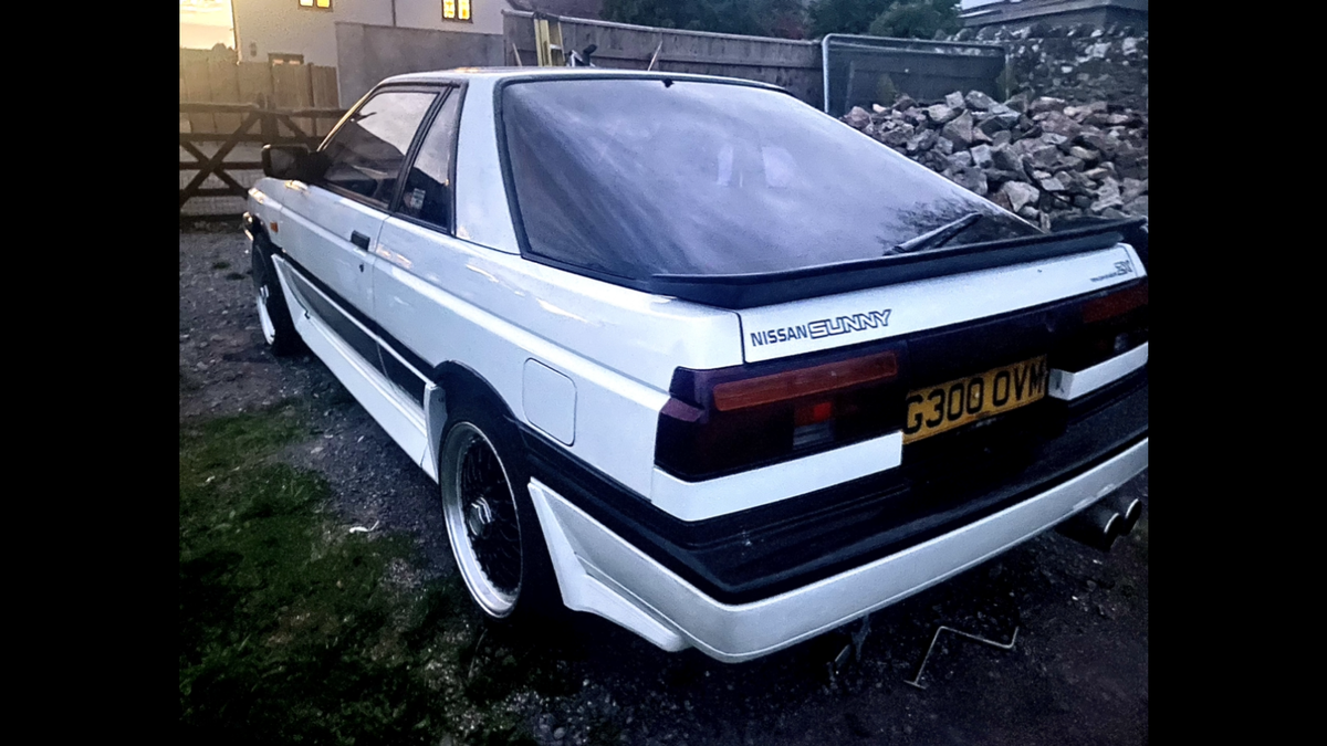 sunny です 1989 Nissan Sunny coupe zx twin cam 1.8l White in Bristol