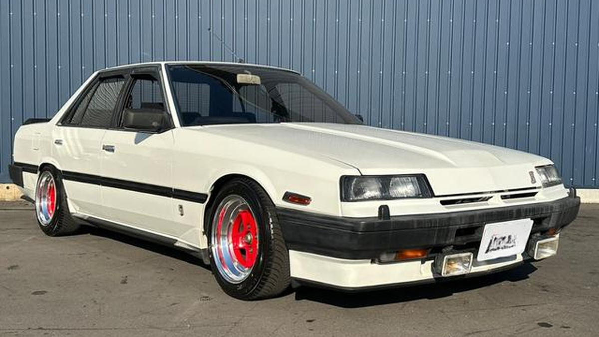 1984 Nissan Skyline White Manual Right Hand Drive in Kobe, Japan 1984 Nissan Skyline White Manual Right Hand Drive in Kobe, Japan