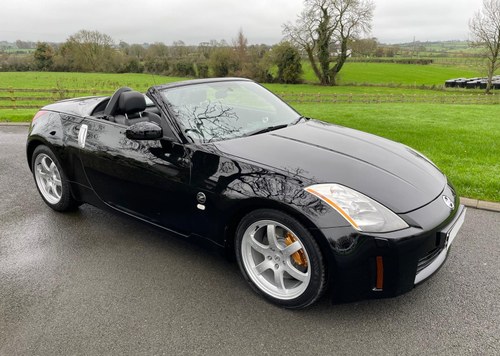 2006 Nissan 350Z Convertible 6 Spd ONLY 22000 MILES !