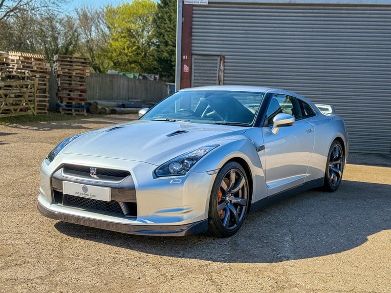Rapid Classics: Eine Suche. Alle Oldtimer. 29 » Rapid Classics: Eine Suche. Alle Oldtimer. 2009 Nissan GT-R Premium Edition - Very Low Mileage