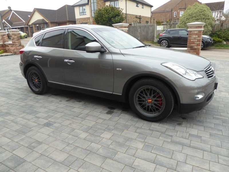 2009 Nissan Skyline Crossover 370GT - 333bhp