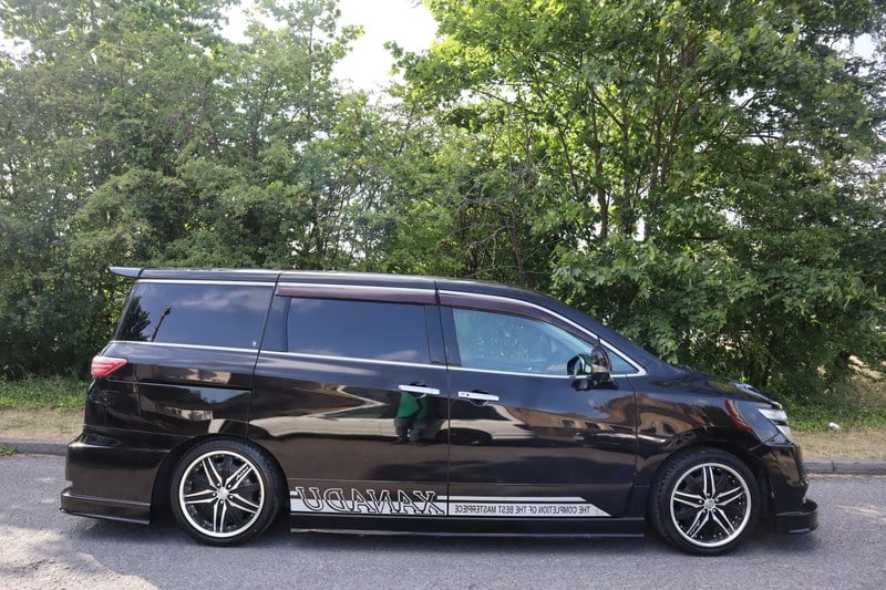 2011 Nissan Elgrand - 2 2011 Nissan Elgrand - 2