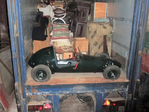 1950's child's petrol engined racing car In vendita