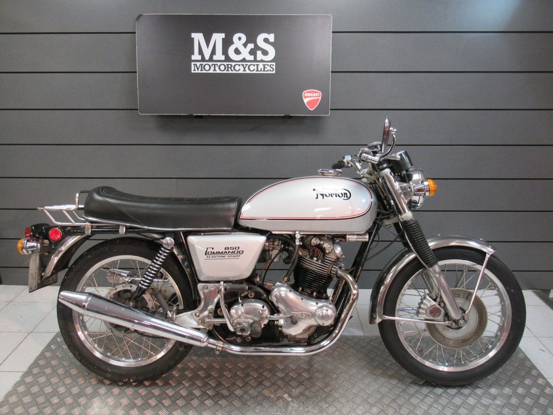 1972 Norton Commando 750 Interstate