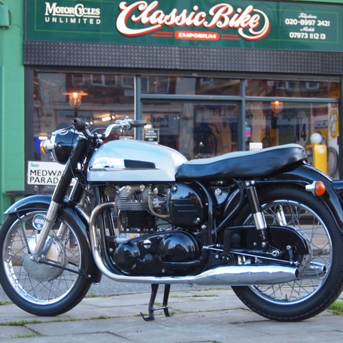 1960 Norton 99 Dominator 600 fitted with indicators / 12 Volts. SOLD