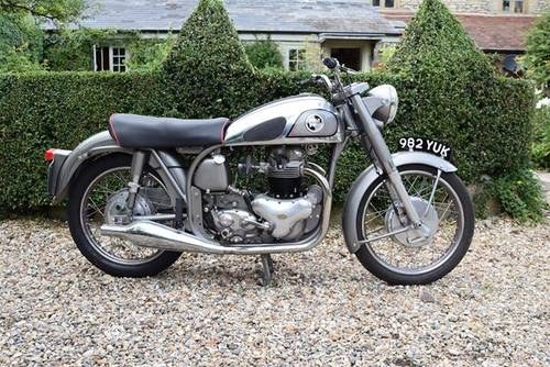 Lot 93 - A 1955 Norton Dominator 88 - 01/09/17 For Sale by Auction