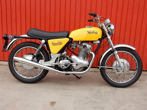NORTON COMMANDO ROADSTER 1970  745cc Matching Numbers For Sale