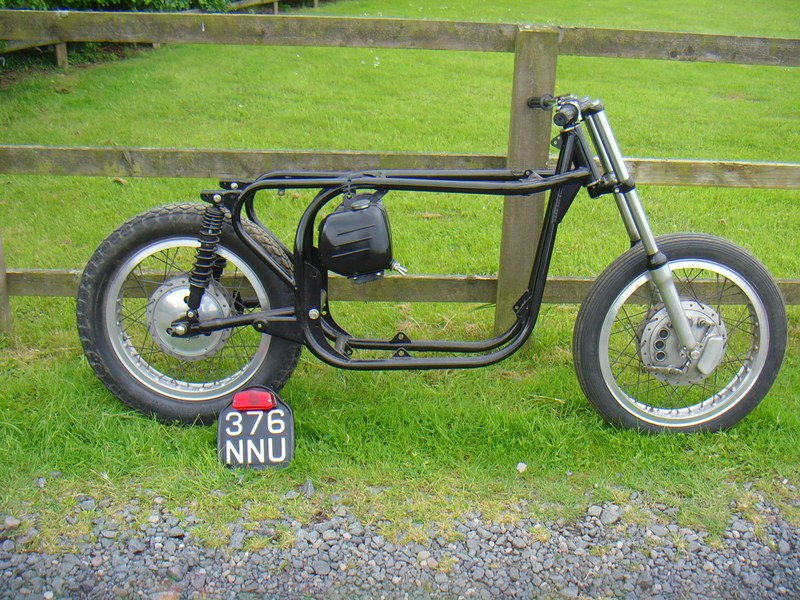 1960 Norton Featherbed chassis project with V5