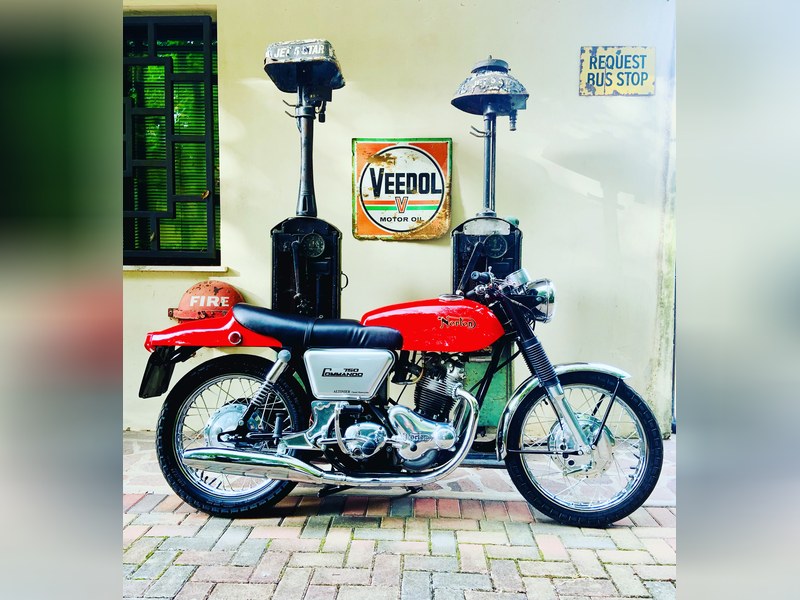 Norton Commando 750 Fast-Back