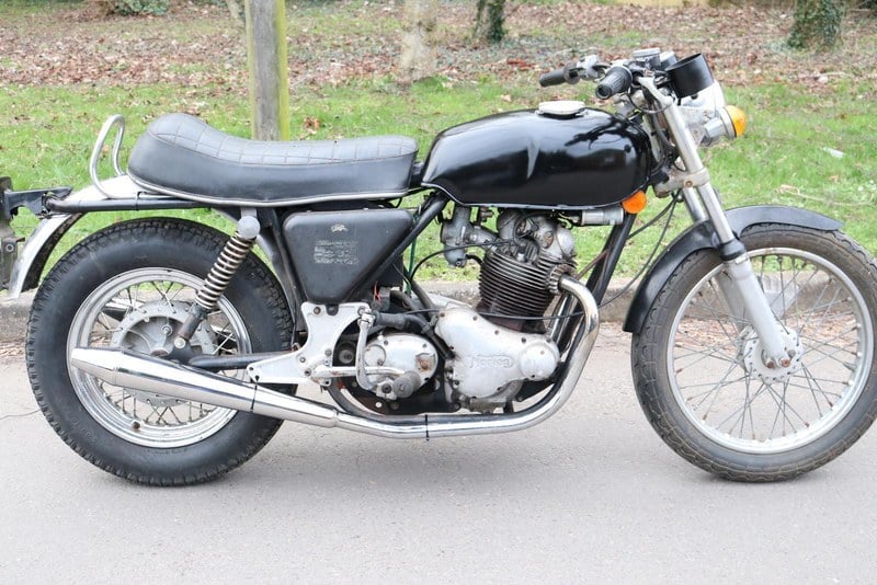 1974 Norton Commando 850 - 1 1974 Norton Commando 850 - 1