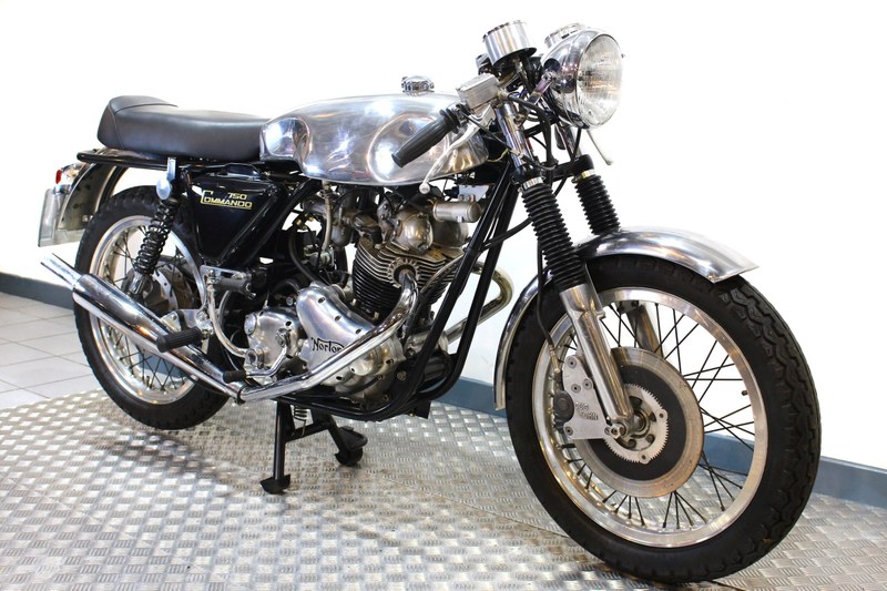 1973 Norton Commando 750 - 2 1973 Norton Commando 750 - 2
