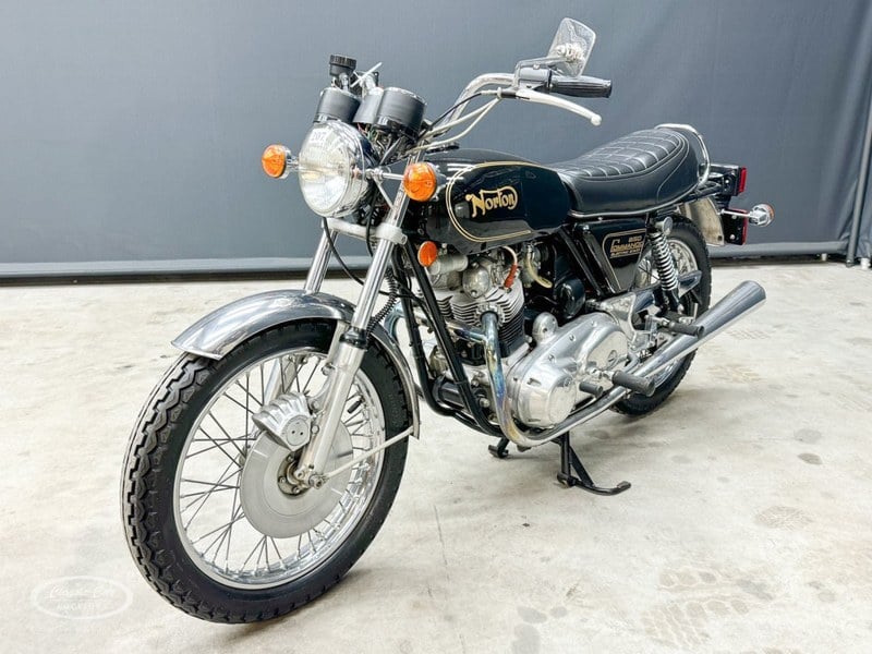 Norton Commando 850 ONLY 1800 MILES FROM NEW!