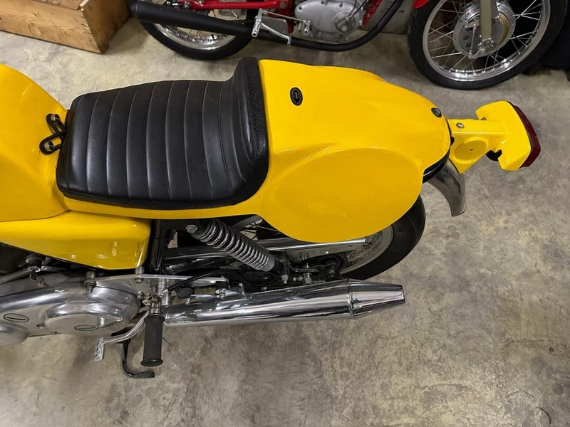 1971 Norton Commando 750 - 2 1971 Norton Commando 750 - 2