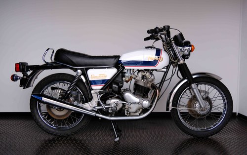 1975 Norton Commando 850 MK3 - low mileage - shipping - À venda