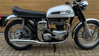 Norton 650 SS Cafe Racer