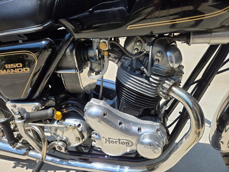 1974 Norton Commando 850 - 1 1974 Norton Commando 850 - 1