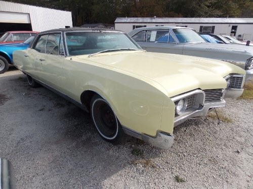 1967 Oldsmobile 98 New Paint = Project needs engine work For Sale
