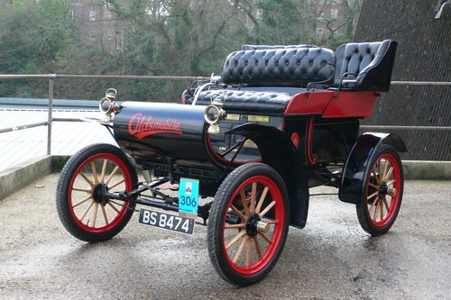 1904 Oldsmobile 7 hp Model 6-C Curved Dash Runabout For Sale