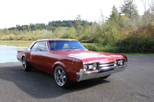 1967 Oldsmobile Cutlass Supreme - Lot 918 For Sale by Auction