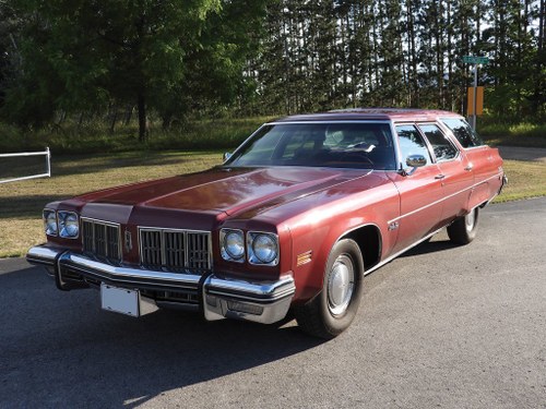 1975 Oldsmobile Custom Cruiser Station Wagon  For Sale by Auction