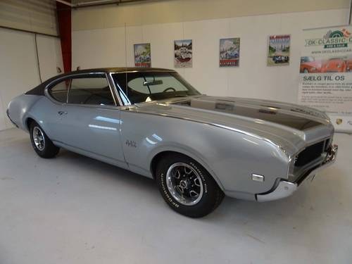 1969 Oldsmobile 4-4-2, 2dr Holiday Coupe SOLD