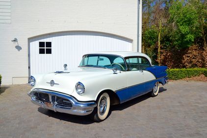 Picture of Oldsmobile 88 "Holiday"