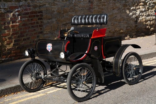 Lot 196 - A 1:2 scale model of a 1901 Curved Dash Oldsmobile For Sale by Auction