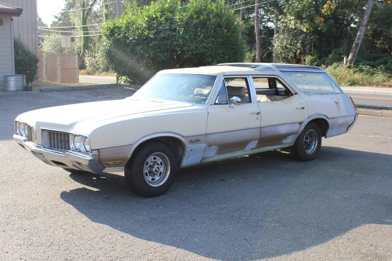 1970 Oldsmobile Custom Cruiser - 7