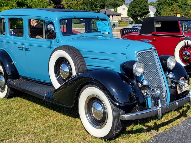 1934 Oldsmobile F34 6 Wheel Touring Sedan