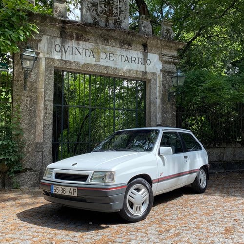 Opel Corsa 1.4i Joy | Vauxhall Nova 1.4 SRI - RESERVED