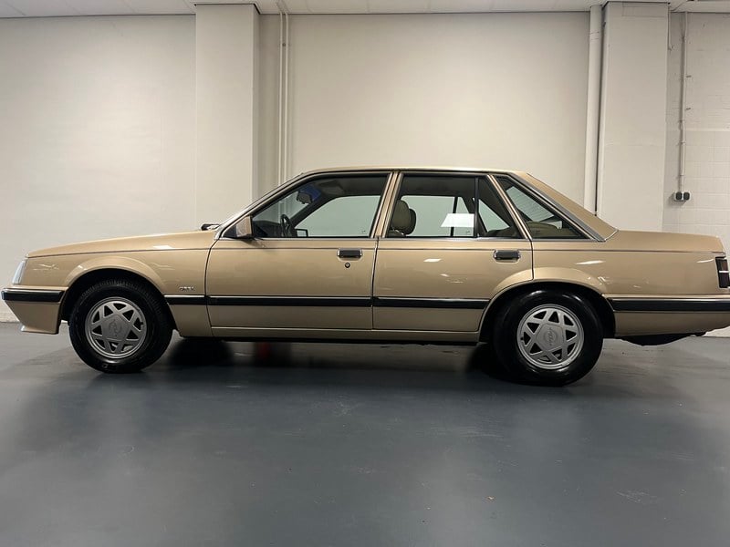 Opel Senator A 1978 1982 2.8 S Gold Metal Schuco 9163237 1/43 Or Opel Senator A 1978 1982 2.8 S Gold Metal Schuco 9163237 1/43 Or
