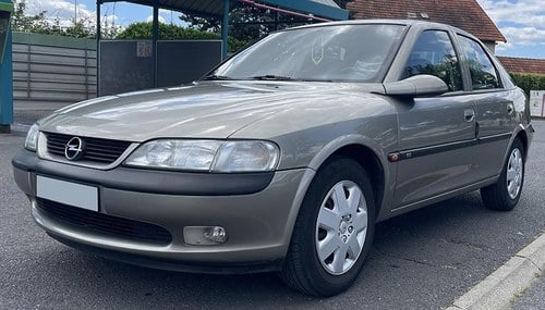 OPEL Vectra - CD - BVA 2.0 i 16S 136cv BVA - 1996 Kaufen Bei