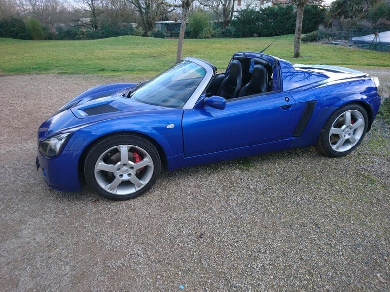 2004 Opel VX220 - 1 2004 Opel VX220 - 1