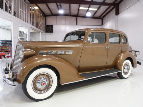 1937 Packard 120 Touring Sedan In vendita