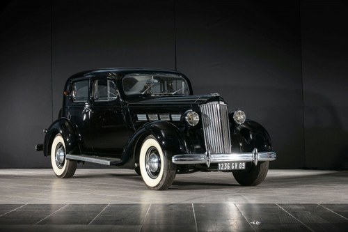1937 Packard 120 Berline séparation chauffeur - No reserve For Sale by Auction